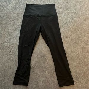 Lululemon black with design cropped legging align